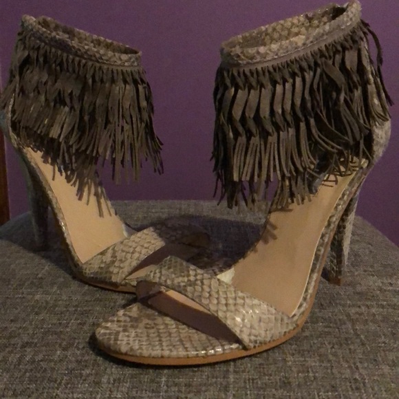 H by Halston Shoes - ʜ ʙʏ ʜᴀʟsᴛᴏɴ sɴᴀᴋᴇ sᴋɪɴ ғʀɪɴɢᴇ ʜᴇᴇʟs